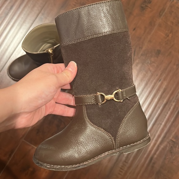 Boots - Picture 5 of 8